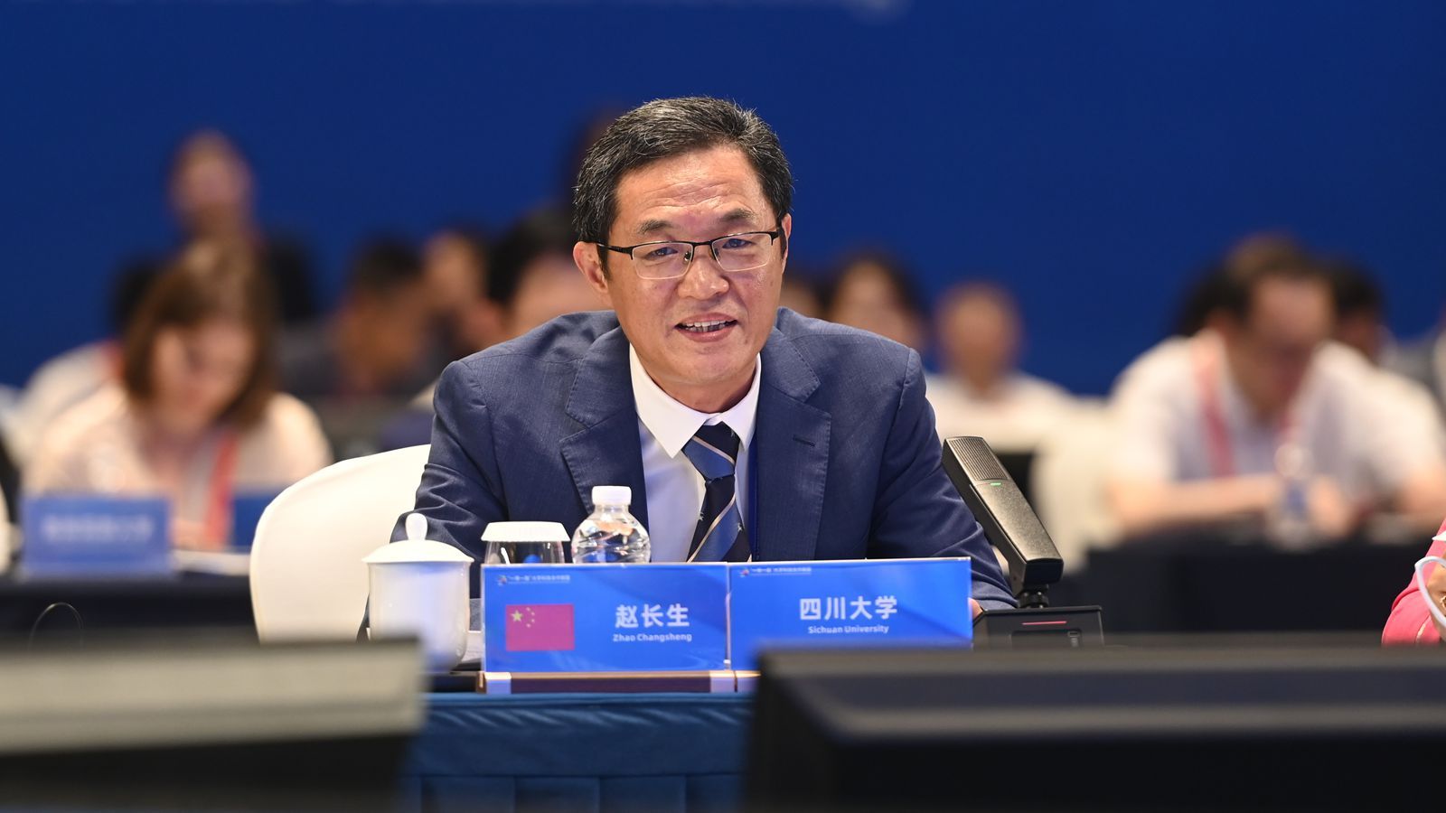 8四川大学副校长赵长生_副本.jpg