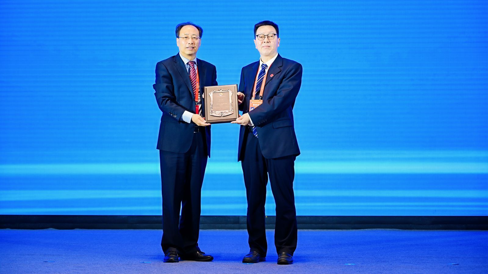 1749881910353912.jpg 5四川大学_副本.jpg