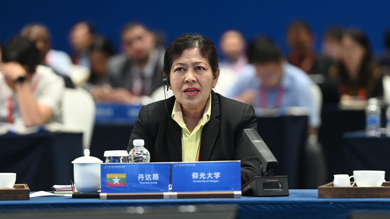 23缅甸仰光大学副校长丹达昂_副本.jpg